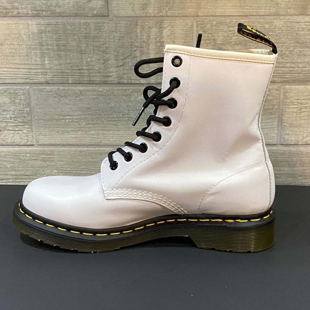NWOT Dr. Martens 1460 SMOOTH LEATHER LACE UP BOOTS-White- Women's‎ Size 8 - Picture 7 of 12
